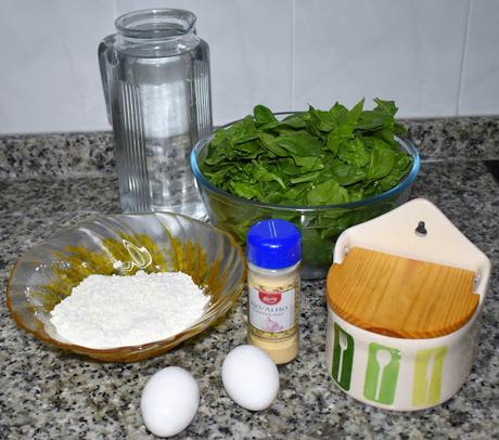 Crepes de espinacas relleno de jamón serrano y queso