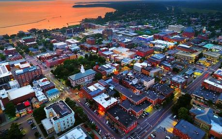 Los secretos de las top 3 ciudades con energía 100% renovable Burlington (EEUU) destaca por sus fuentes de energía hidroeléctrica