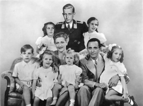 EL SUICIDIO DE LA FAMILIA GOEBBELS