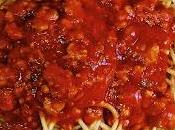 Espaguetis integrales salsa tomate pimientos piquillo cerdo
