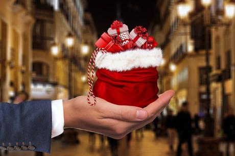 Estas navidades el e-commerce gana terreno: Deloitte prevé que más españoles comprarán los regalos online