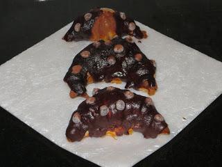 CROISSANTS CON TRES TEXTURAS DE CHOCOLATE CROISSANTS CON TRES TEXTURAS DE CHOCOLATE