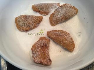 EMPANADILLAS PESTIÑADAS RELLENAS DE CREMA DE CACAO