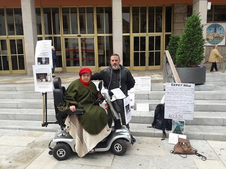 No me vais a callar ni debajo tierra .