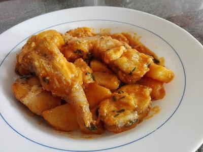 Rape con patatas al all cremat Rape con patatas al all cremat.