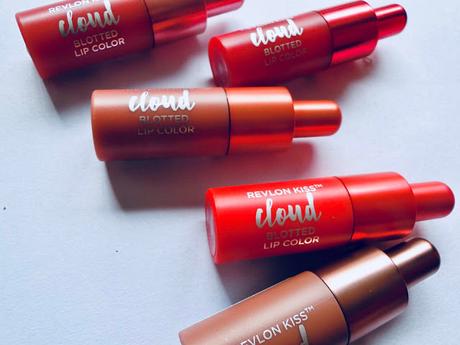 Los lanzamientos de Revlon Kiss: lip oil y cloud blotted.