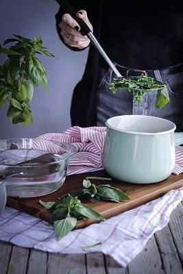 Gyozas con albahaca y curry . Receta sencilla