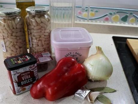 Ingredientes para hacer alubias con Mambo