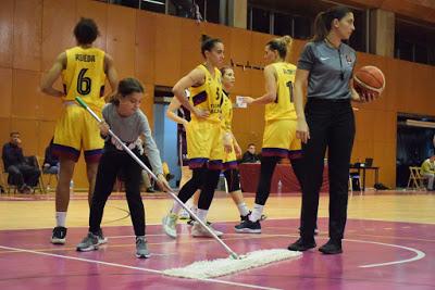 Galería de escenas del Bàsquet Femení Sant Adrià-Barça CBS (Liga Femenina 2)