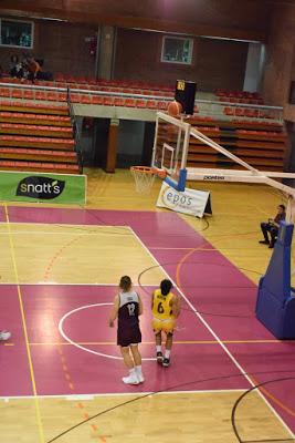 Galería de escenas del Bàsquet Femení Sant Adrià-Barça CBS (Liga Femenina 2)