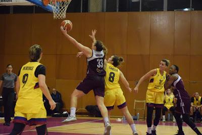 Galería de escenas del Bàsquet Femení Sant Adrià-Barça CBS (Liga Femenina 2)