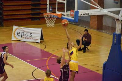 Galería de escenas del Bàsquet Femení Sant Adrià-Barça CBS (Liga Femenina 2)