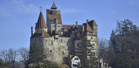 8 CASTILLOS Y SUS ATERRADORES FANTASMAS