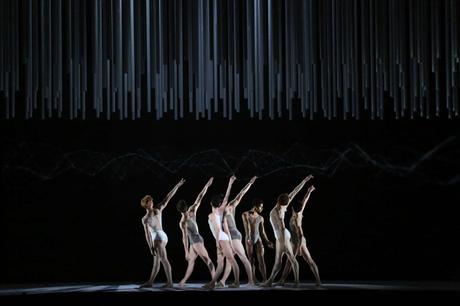 Es Devlin: Obras efímeras que perduran en la memoria. EDN_CONNECTOME_06_170912_215653