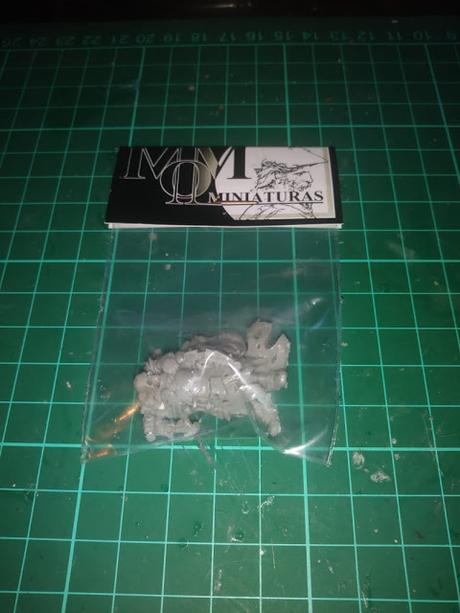 Foto-reseña de figuras de MOM Miniaturas: Esqueletos, cerdos y mas...