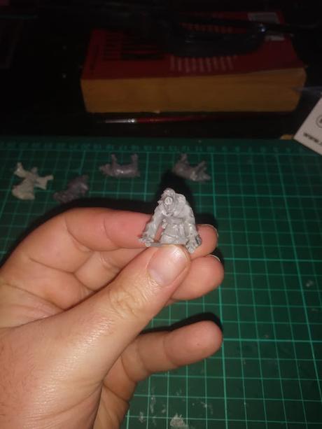 Foto-reseña de figuras de MOM Miniaturas: Esqueletos, cerdos y mas...