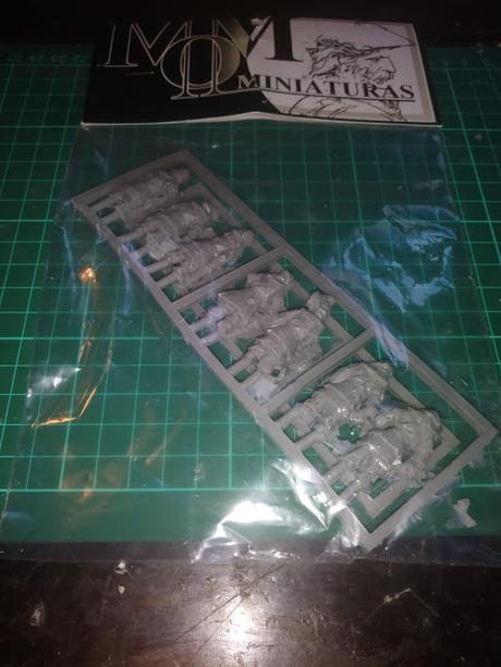 Foto-reseña de figuras de MOM Miniaturas: Esqueletos, cerdos y mas...