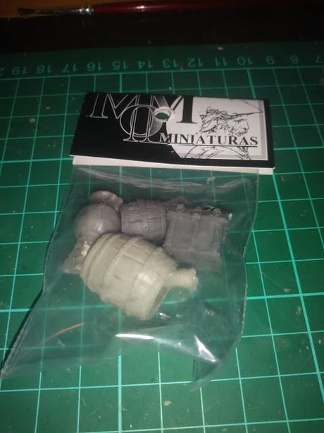 Foto-reseña de figuras de MOM Miniaturas: Esqueletos, cerdos y mas...