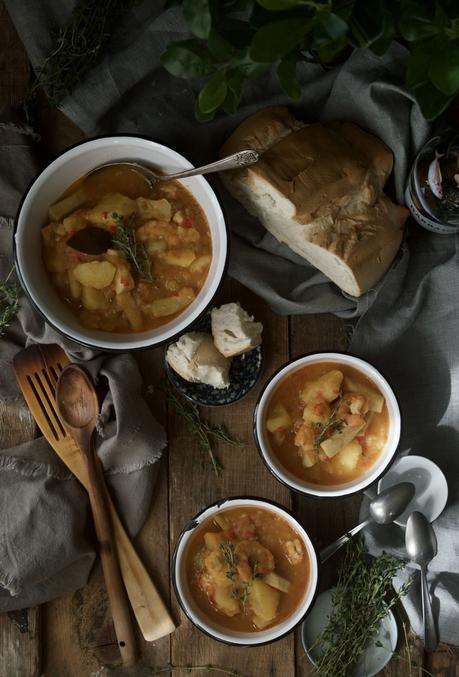 patatas-con-choco-y-langostinos