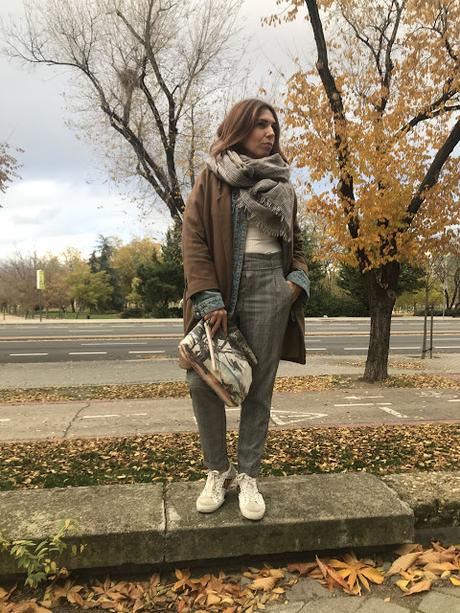 LAYERS ON FALL.- LAYERS ON FALL.-