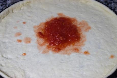 Pizza con jamón ibérico, queso de cabra y higos