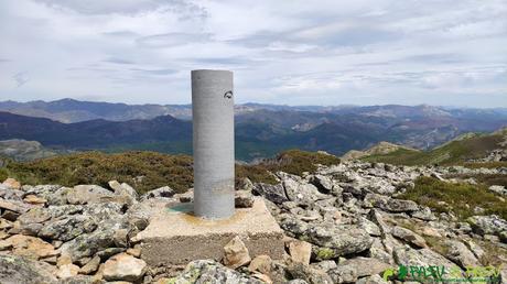 RUTA del DESFILADERO DE LOS CALDERONES desde PIEDRASECHA Vértice geodésico del Pico Amargones, León