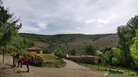 RUTA del DESFILADERO DE LOS CALDERONES desde PIEDRASECHA Parte superior del pueblo de Piedrasecha