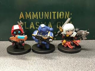 Chibis de W40K en cápsulas (Vendings warhammeros de Japón)