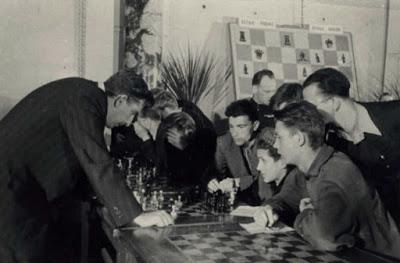 Observando a los clásicos - Otra partida de Petrosian