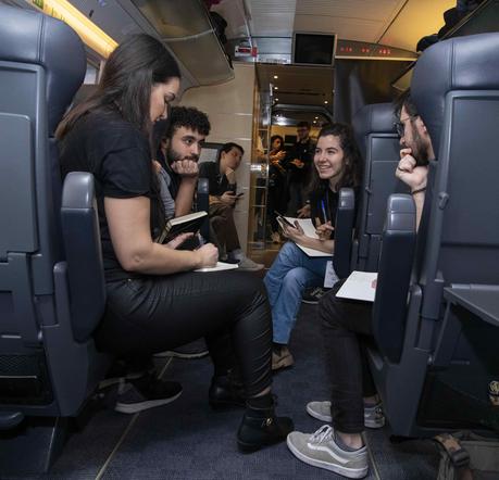 Los ganadores del hackathon a bordo de un AVE trabajarán para mejorar la experiencia del viajero de Renfe