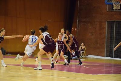 Galería de clics del Bàsquet Femení Sant Adrià-Fundación Navarra Baloncesto Ardoi (Liga Femenina 2)