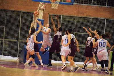 Galería de clics del Bàsquet Femení Sant Adrià-Fundación Navarra Baloncesto Ardoi (Liga Femenina 2)