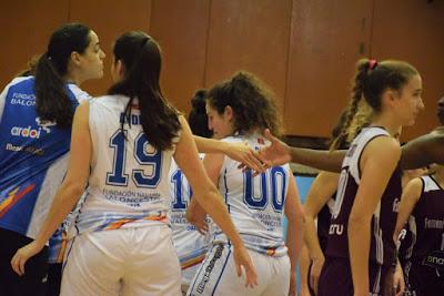 Galería de clics del Bàsquet Femení Sant Adrià-Fundación Navarra Baloncesto Ardoi (Liga Femenina 2)