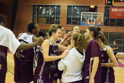 Galería de clics del Bàsquet Femení Sant Adrià-Fundación Navarra Baloncesto Ardoi (Liga Femenina 2)