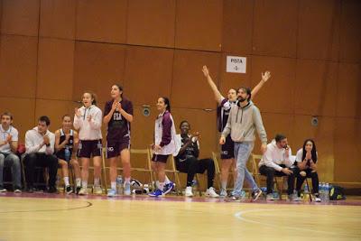 Galería de clics del Bàsquet Femení Sant Adrià-Fundación Navarra Baloncesto Ardoi (Liga Femenina 2)