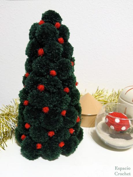 Árbol Navidad con pompones