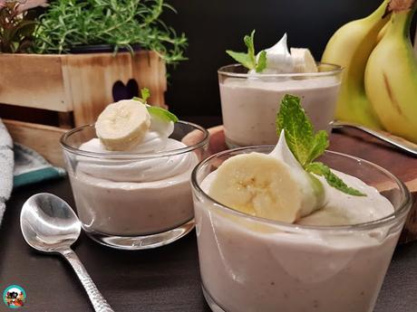 Mousse de plátano en vasos