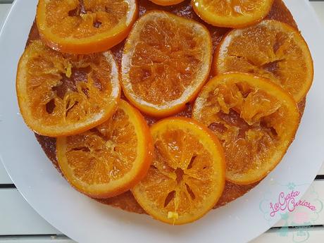 BIZCOCHO DE NARANJA CON NARANJAS CONFITADAS