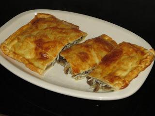 EMPANADA DE GULAS Y CHAMPIÑONES