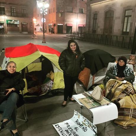 Activistas realizan huelga de hambre frente a Palacio de Gobierno