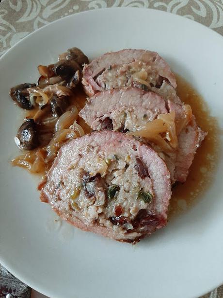 PRESA DE CERDO DUROC RELLENA DE CEBOLLA, ARANDANOS Y FOIE