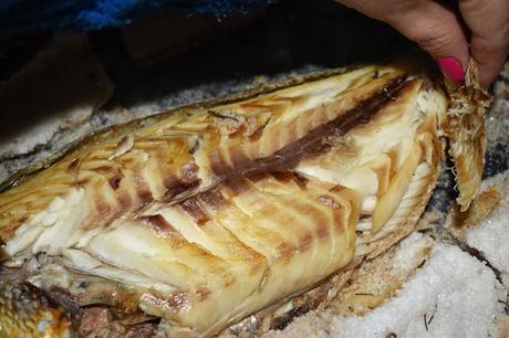 Dorada salvaje a la sal y romero
