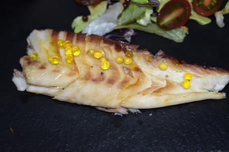 Dorada salvaje a la sal y romero