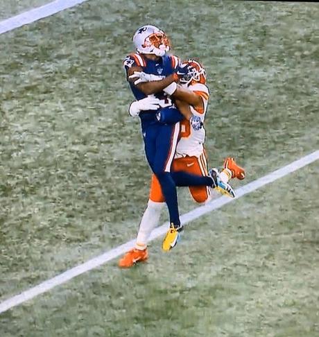 Los Chiefs ganaron a los Patriots con ayuda de los referees Los Chiefs ganaron a los Patriots con ayuda de los referees