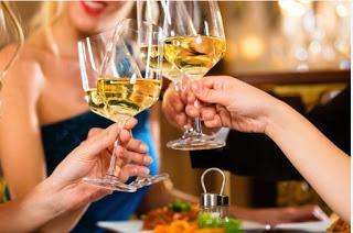 AÚN ESTÁS A TIEMPO DE HACER ALGO DIFERENTE PARA DESPEDIR EL AÑO LEJOS DE CASA