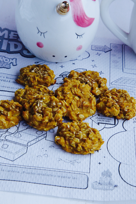 GALLETAS DE AVENA Y FRUTA PARA LOS MÁS PEQUEÑOS GALLETAS DE AVENA Y FRUTA PARA LOS MÁS PEQUEÑOS