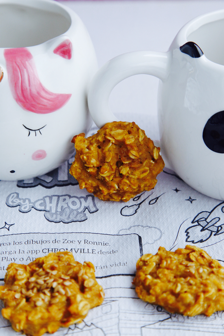 GALLETAS DE AVENA Y FRUTA PARA LOS MÁS PEQUEÑOS GALLETAS DE AVENA Y FRUTA PARA LOS MÁS PEQUEÑOS