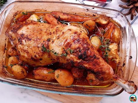 Pierna de pavo asada con verduras