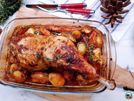 Pierna de pavo asada con verduras