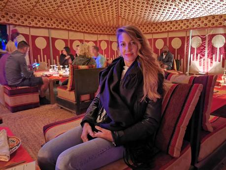 Que ver en Marrakech: Cena y espectáculo en el desierto Que ver en Marrakech: Cena y espectáculo en el desierto